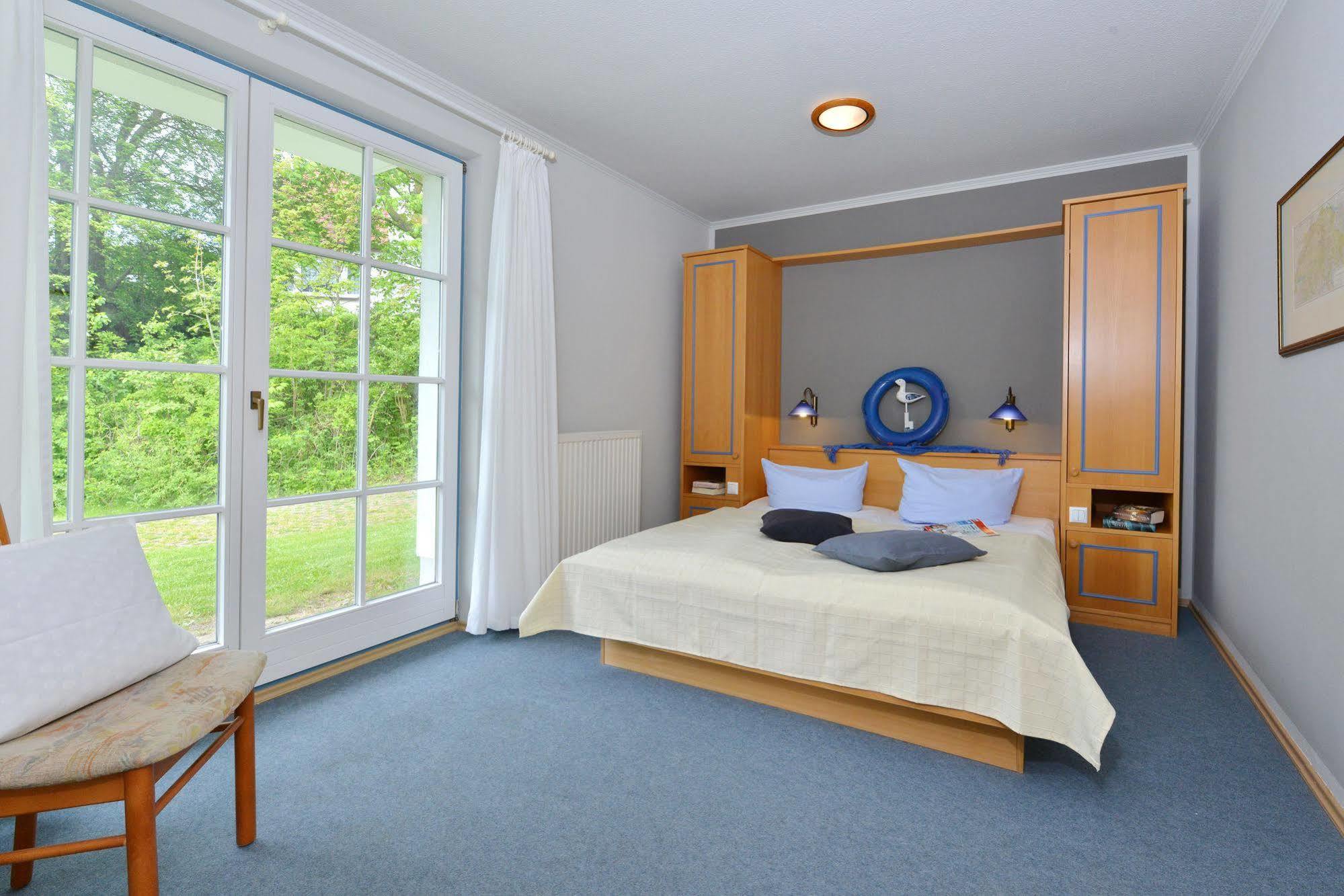 Hotel- & Ferienanlage Kapitaens-Haeuser Бреге Экстерьер фото